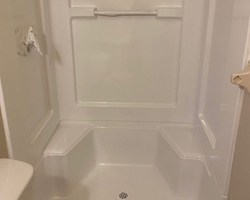 fiberglass bathtub refinishing in Long Island