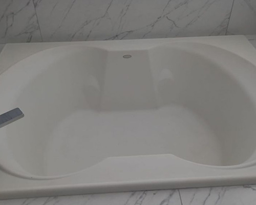 jacuzzi reglazing service in Long Island